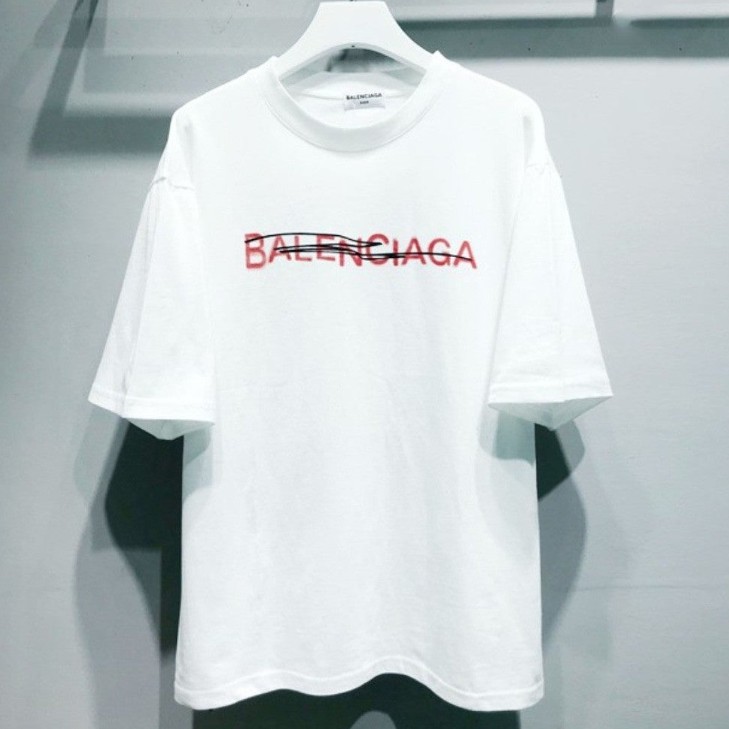 발렌시아가 레드페인팅 빈티지 폰트 반팔티