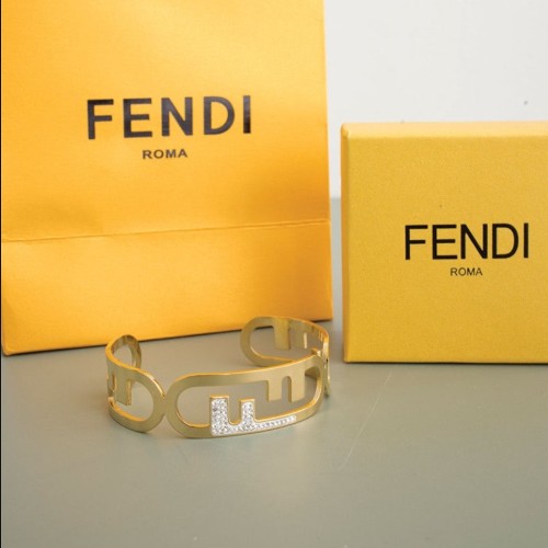 펜디 Fendi O'lock Bracelet In Gold