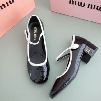 [MIU MIU] 투톤 페이턴트 가죽 메리제인 펌프스