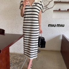MIU 자수 골지 니트 원피스